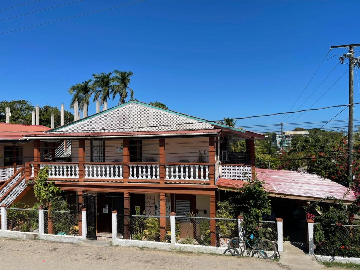 Saint Charles Inn, Belize Central America Punta Gorda Exterior foto